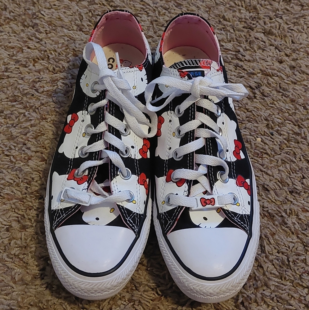 Hello kitty converse shoes!